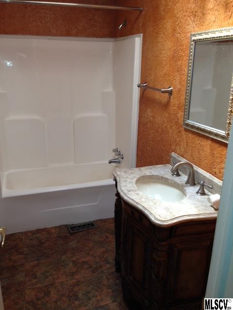 7200 R R H Road Hickory, NC 28602 - Photo 11 of 14 Gallery Image 11