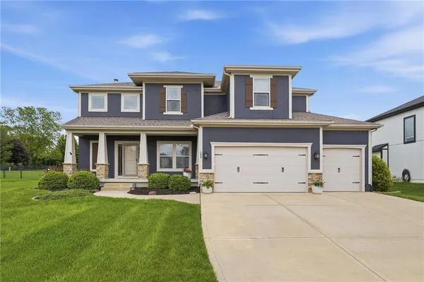 $599,000 | 209 Southeast Waterwheel Lane, Lee's Summit, MO 64063