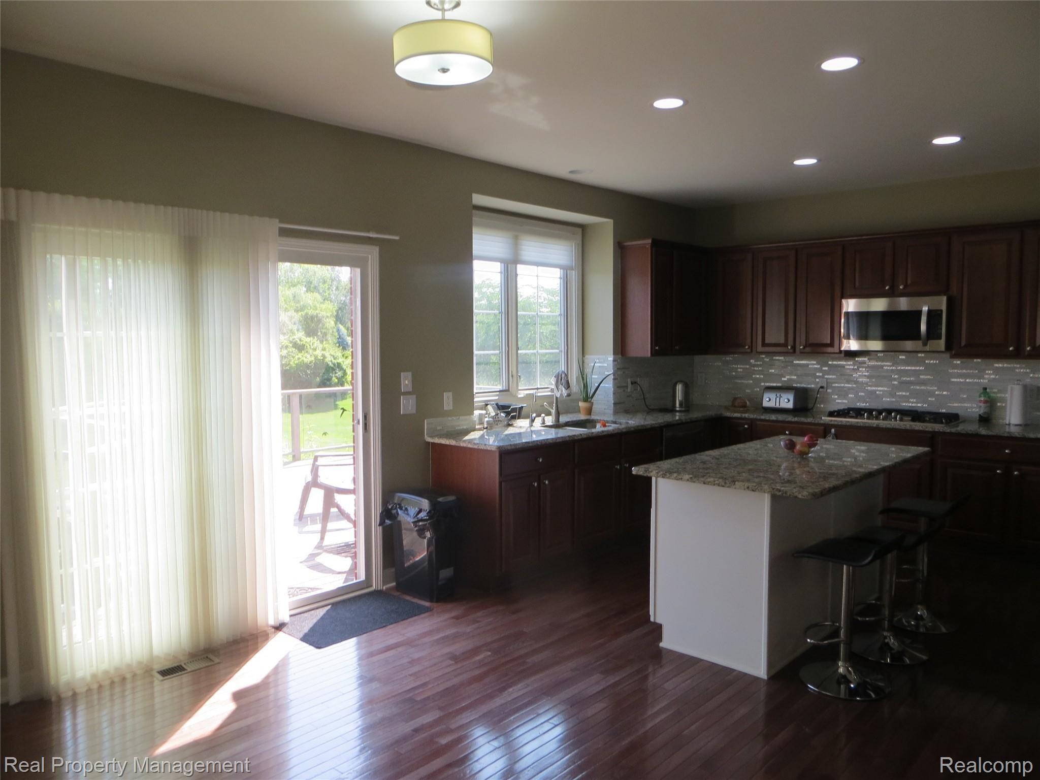 5650 Stonehaven Boulevard Rochester, MI 48306 - Photo 16 of 59 IMG_6634.JPG