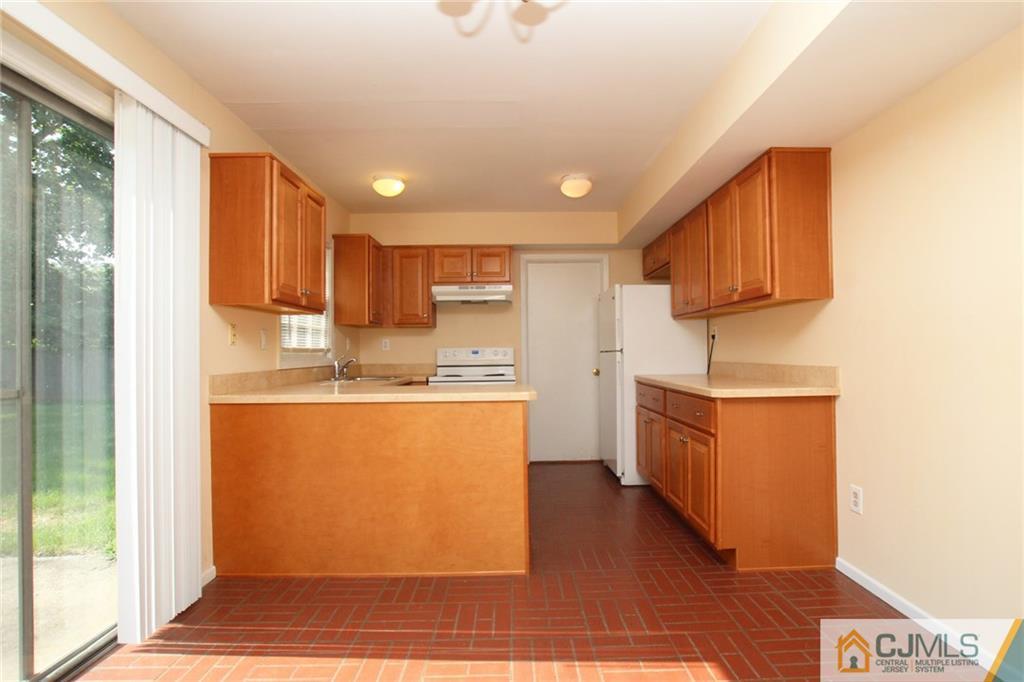 7 Sweetbriar Road Somerset, NJ 08873 - Photo 11 of 25 Gallery Image 11