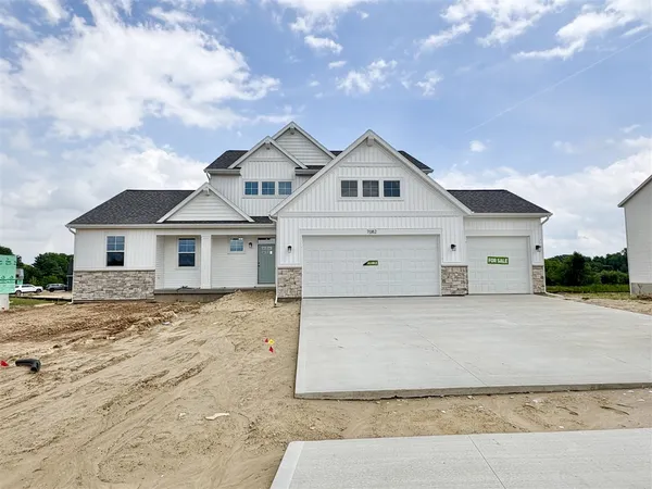 $699,900 | 7082 Kettle Dl Avenue, Alto, MI 49302