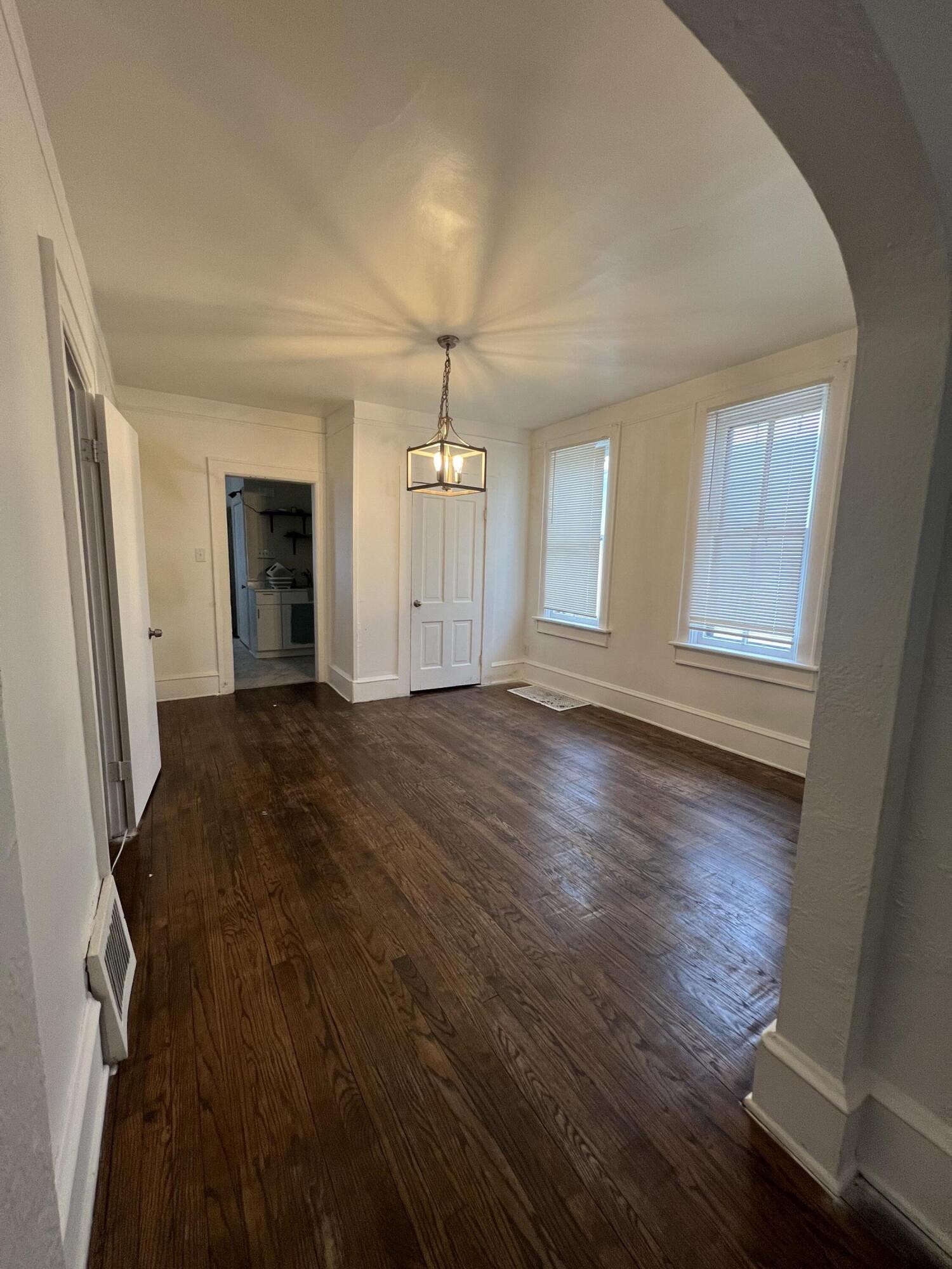 3214 North 11th Street Milwaukee, WI 53206 - Photo 3 of 12 Dining Room
