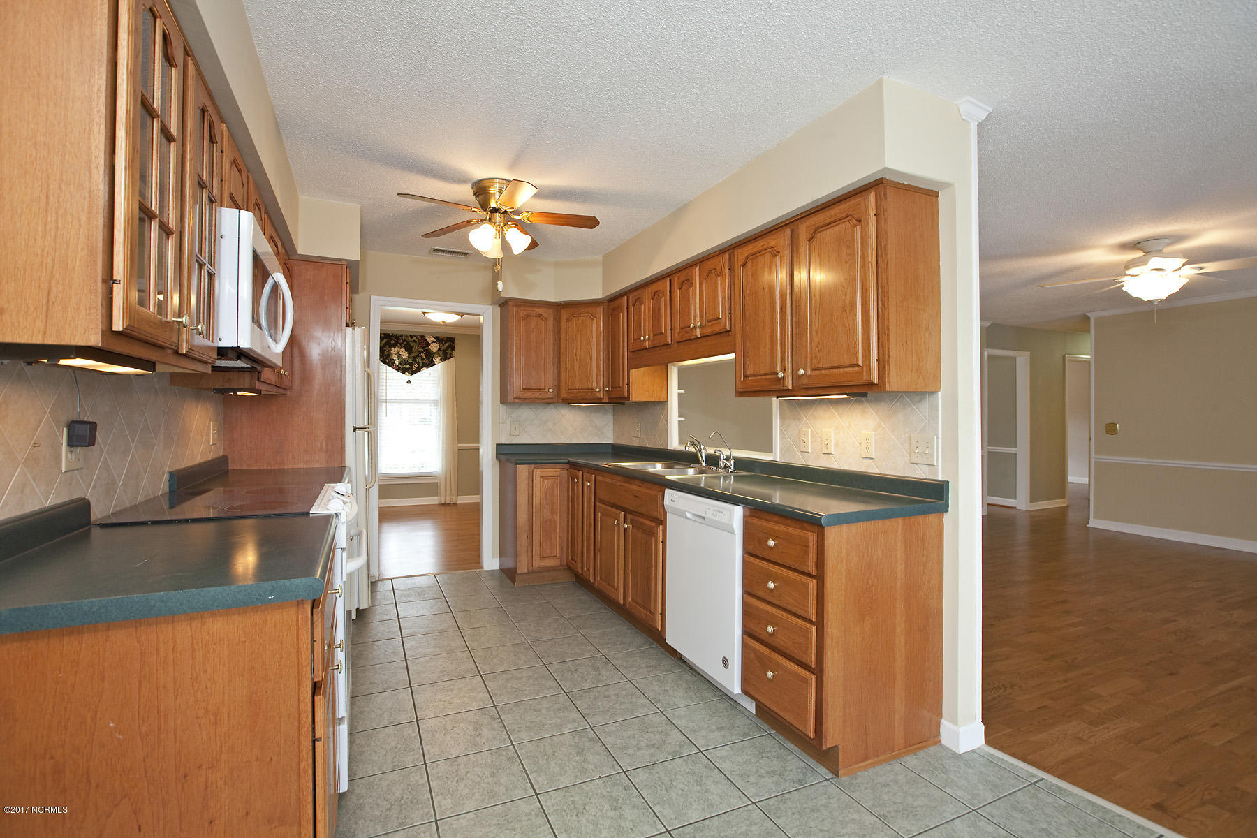 658 Windemere Road Wilmington, NC 28405 - Photo 12 of 40 windemere 658 5kit pamg_6540