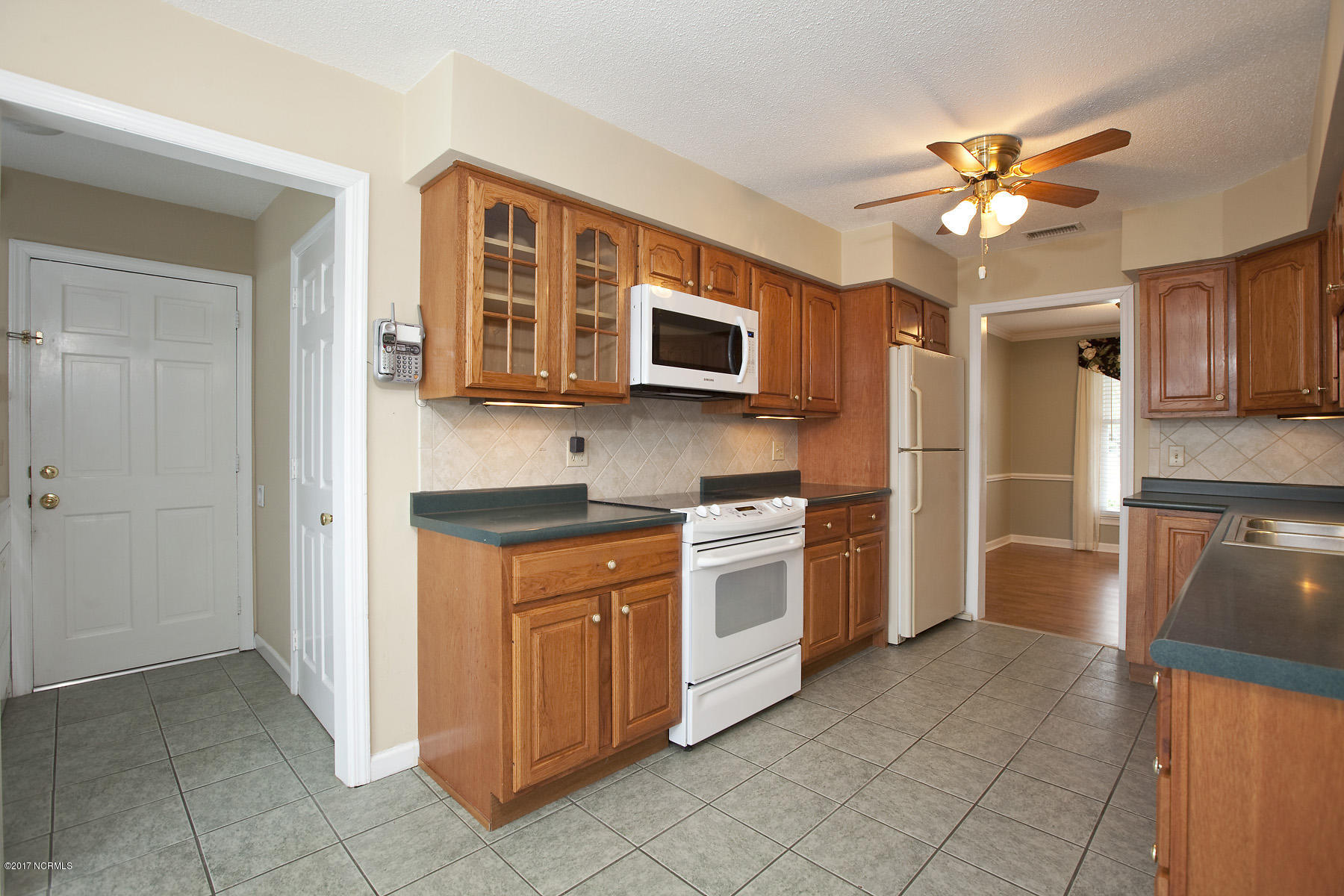 658 Windemere Road Wilmington, NC 28405 - Photo 13 of 40 windemere 658 5kit pamg_6543