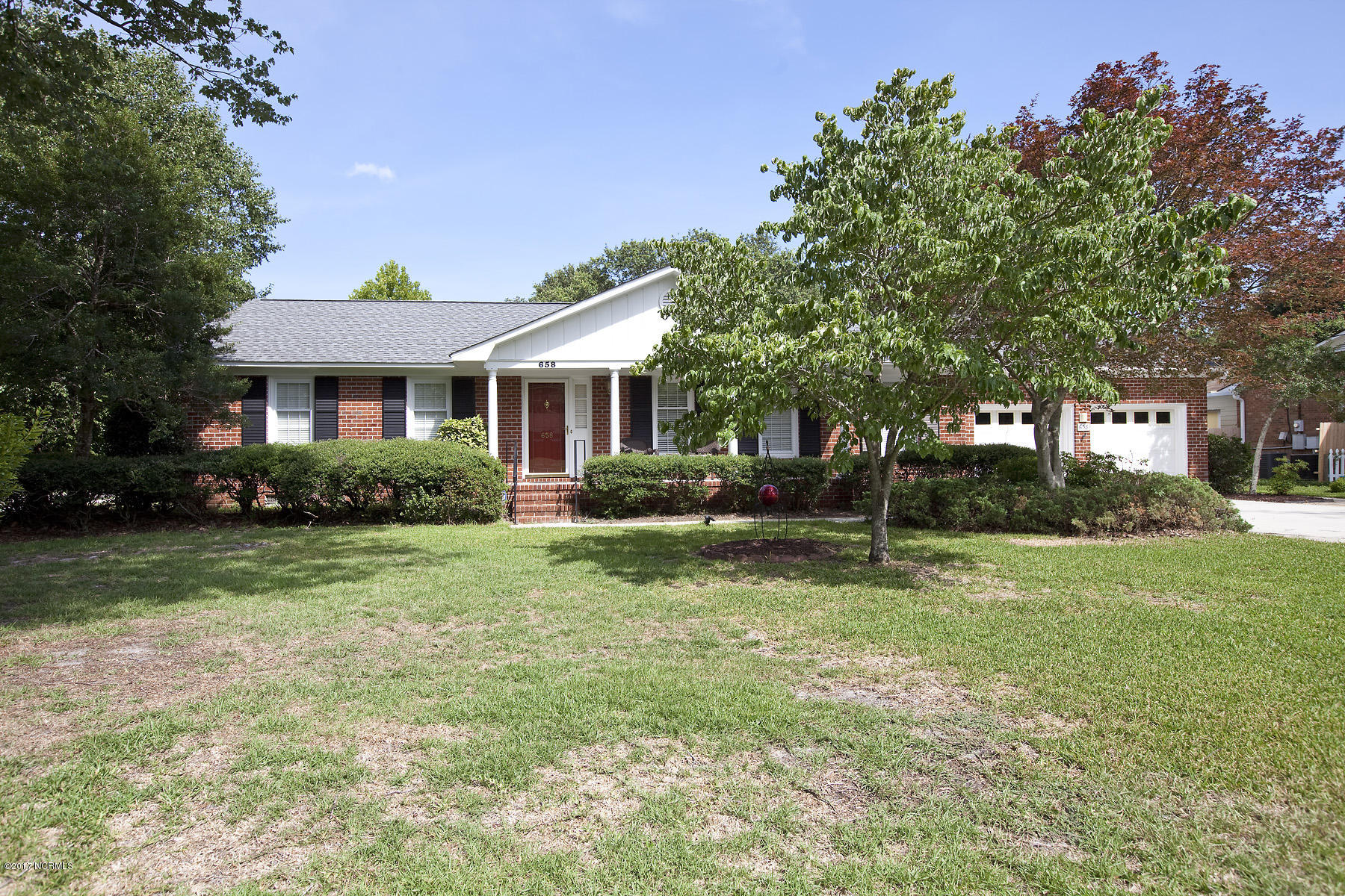 658 Windemere Road Wilmington, NC 28405 - Photo 2 of 40 windemere 658 1f pamg _6647