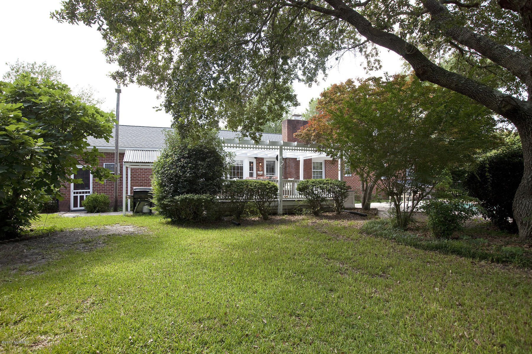 658 Windemere Road Wilmington, NC 28405 - Photo 36 of 40 windemere 658 17back pamg_6615
