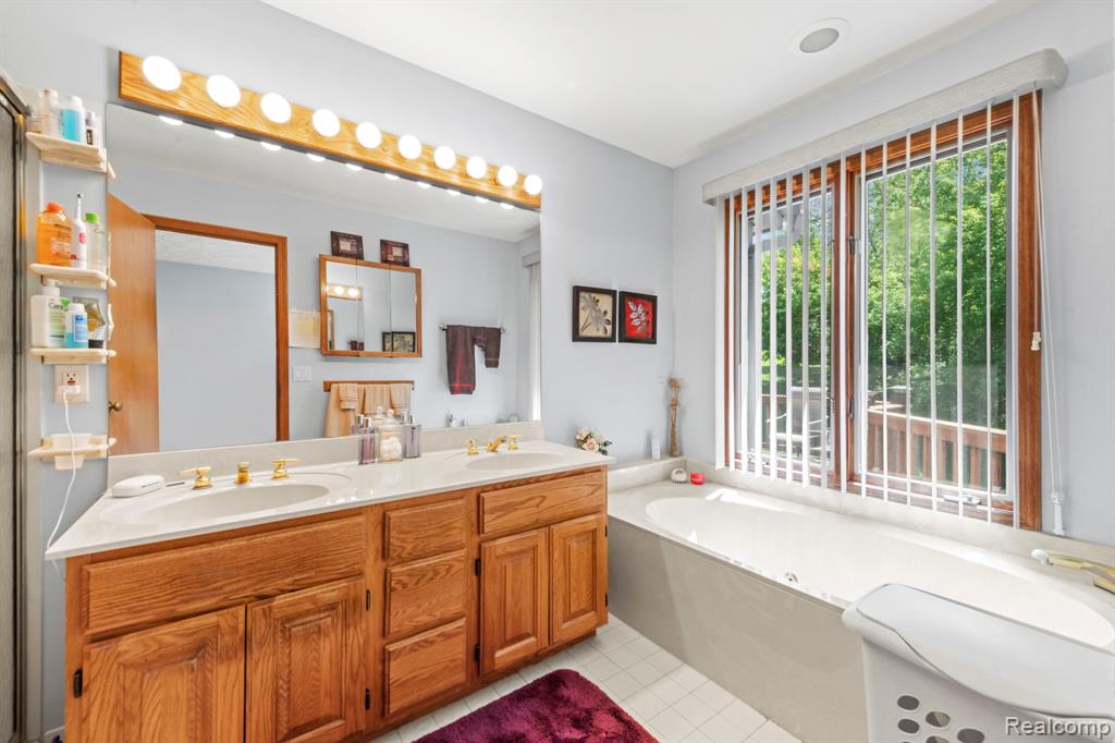 6687 Ridgeview Drive Clarkston, MI 48346 - Photo 25 of 41