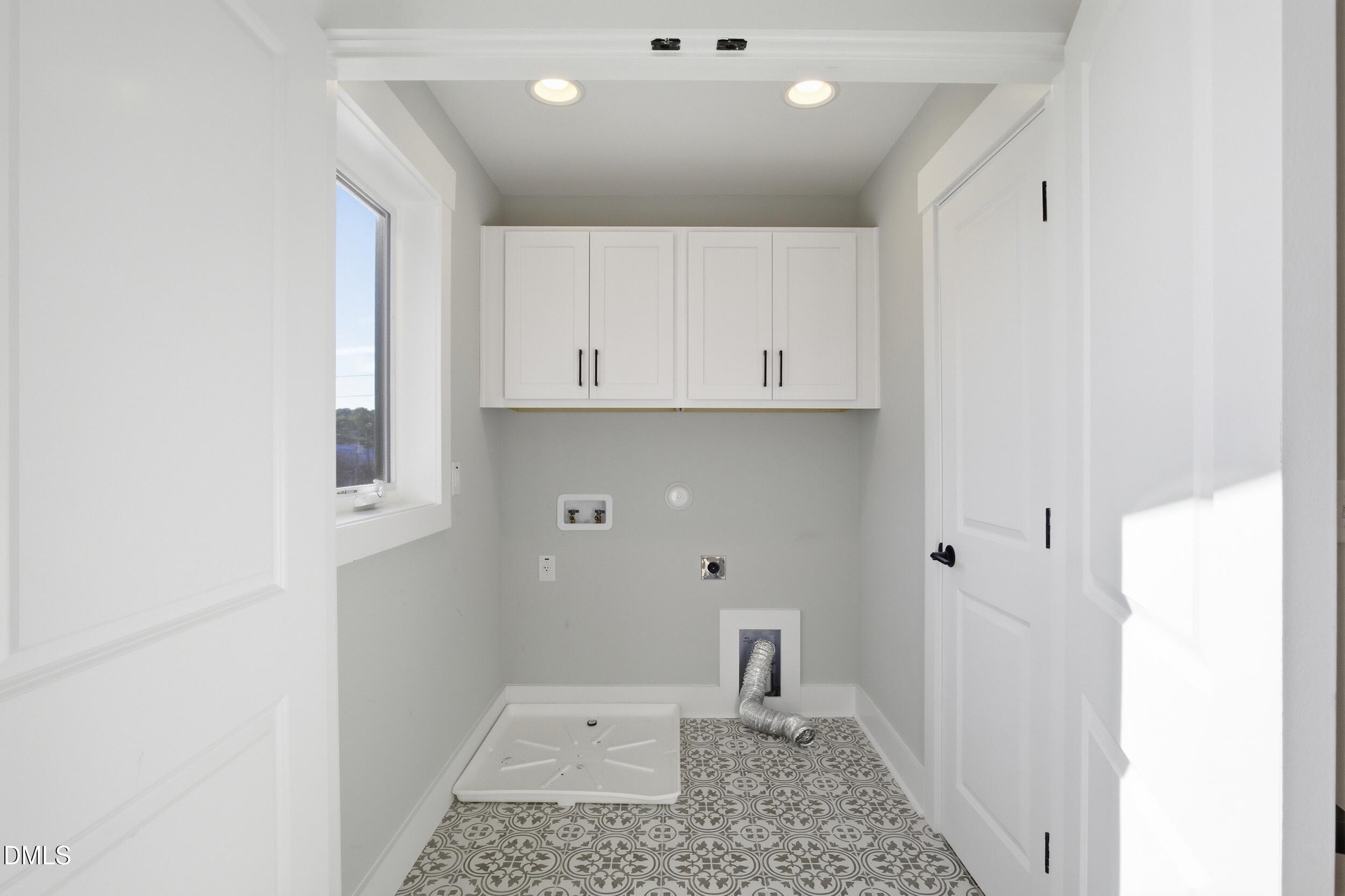 1439 Garner Road Raleigh, NC 27610 - Photo 29 of 37 Laundry