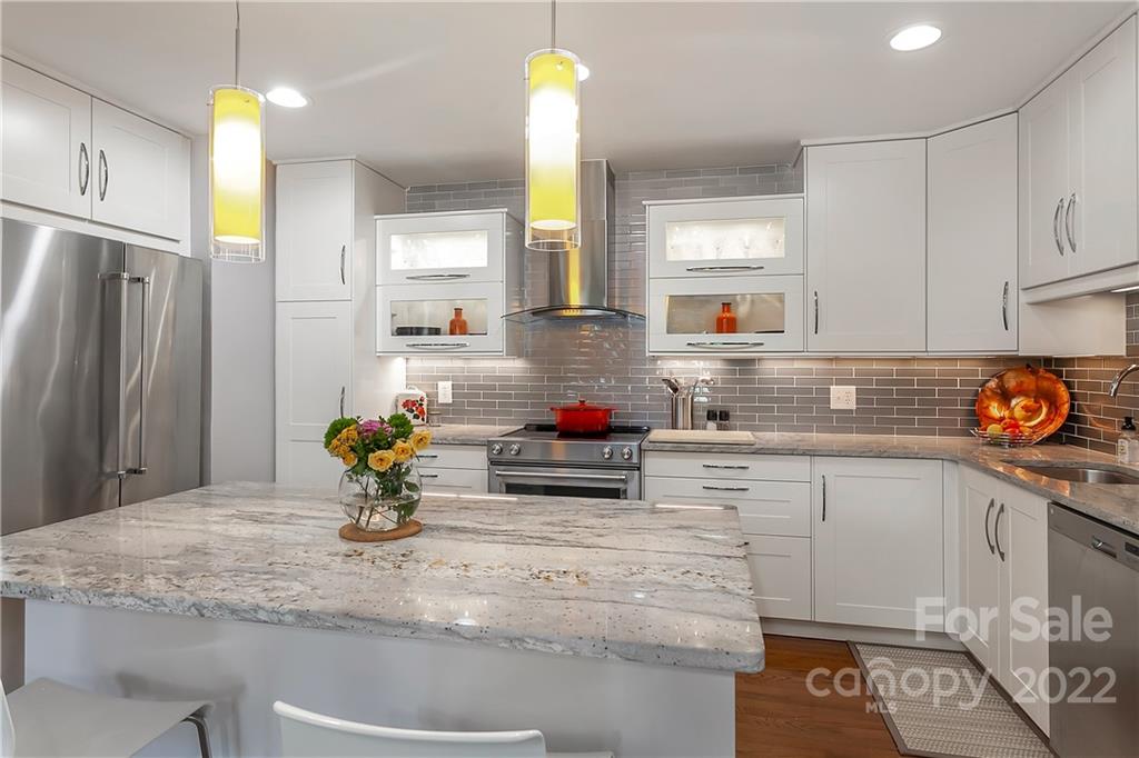 1300 Reece Road, Unit 117 Charlotte, NC 28209 - Photo 1 of 21 Gallery Image 1