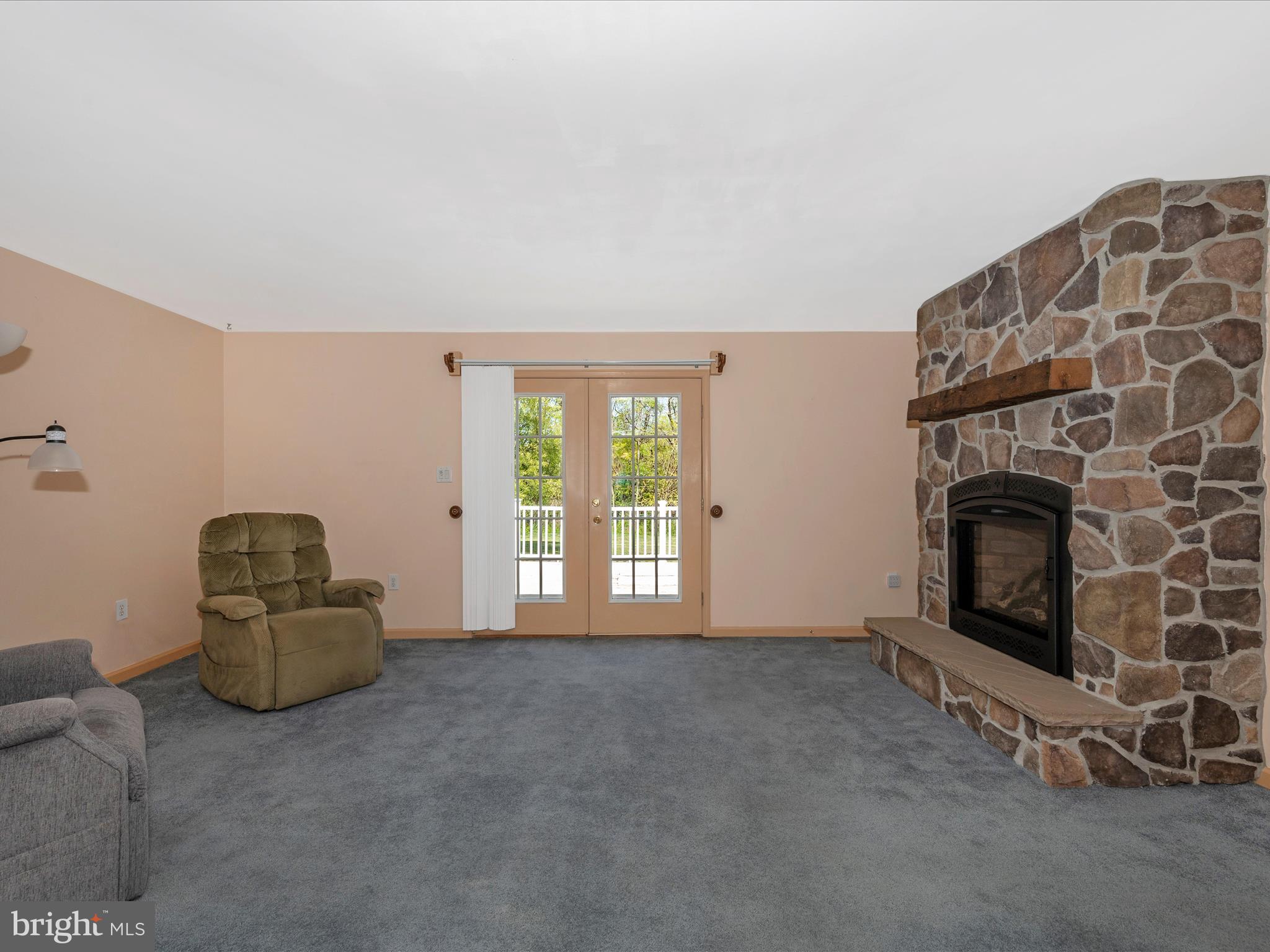 13910 Dry Run Road Clear Spring, MD 21722 - Photo 10 of 43 Living Room