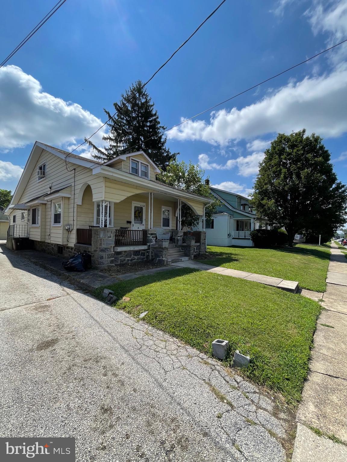 9 Beechwood Road Brookhaven, PA 19015 - Photo 2 of 20 Gallery Image 2