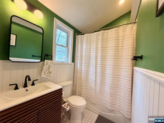 $2,700 | 189 Livingston Street, Unit 1, Northvale, NJ 07647