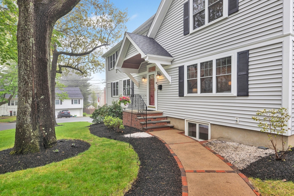 38 Tomahawk Road Arlington, MA 02474 - Photo 3 of 40 Gallery Image 3