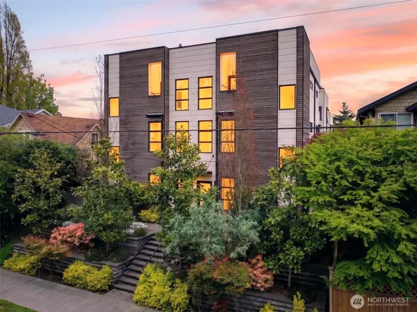 $922,000 | 3014 21st Avenue West, Unit A, Seattle, WA 98199