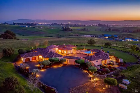 $9,695,000 | 2420 Mountain Ranch Road, Petaluma, CA 94954
