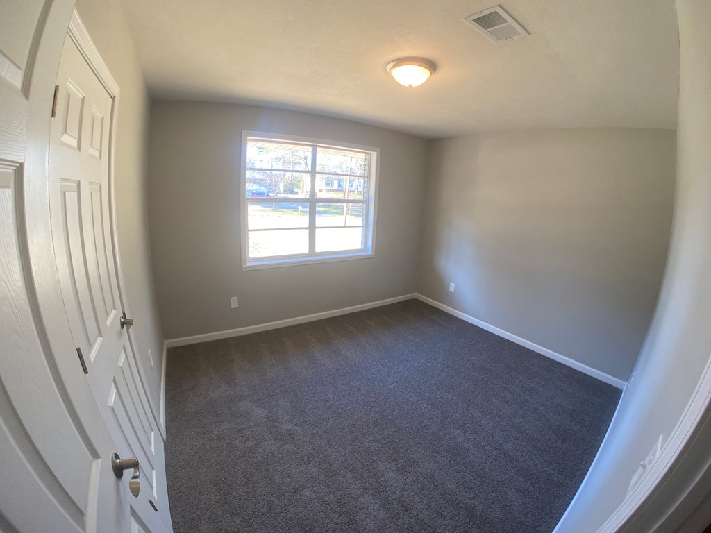 1346 Floyd Road Columbus, GA 31907 - Photo 7 of 13 Gallery Image 7
