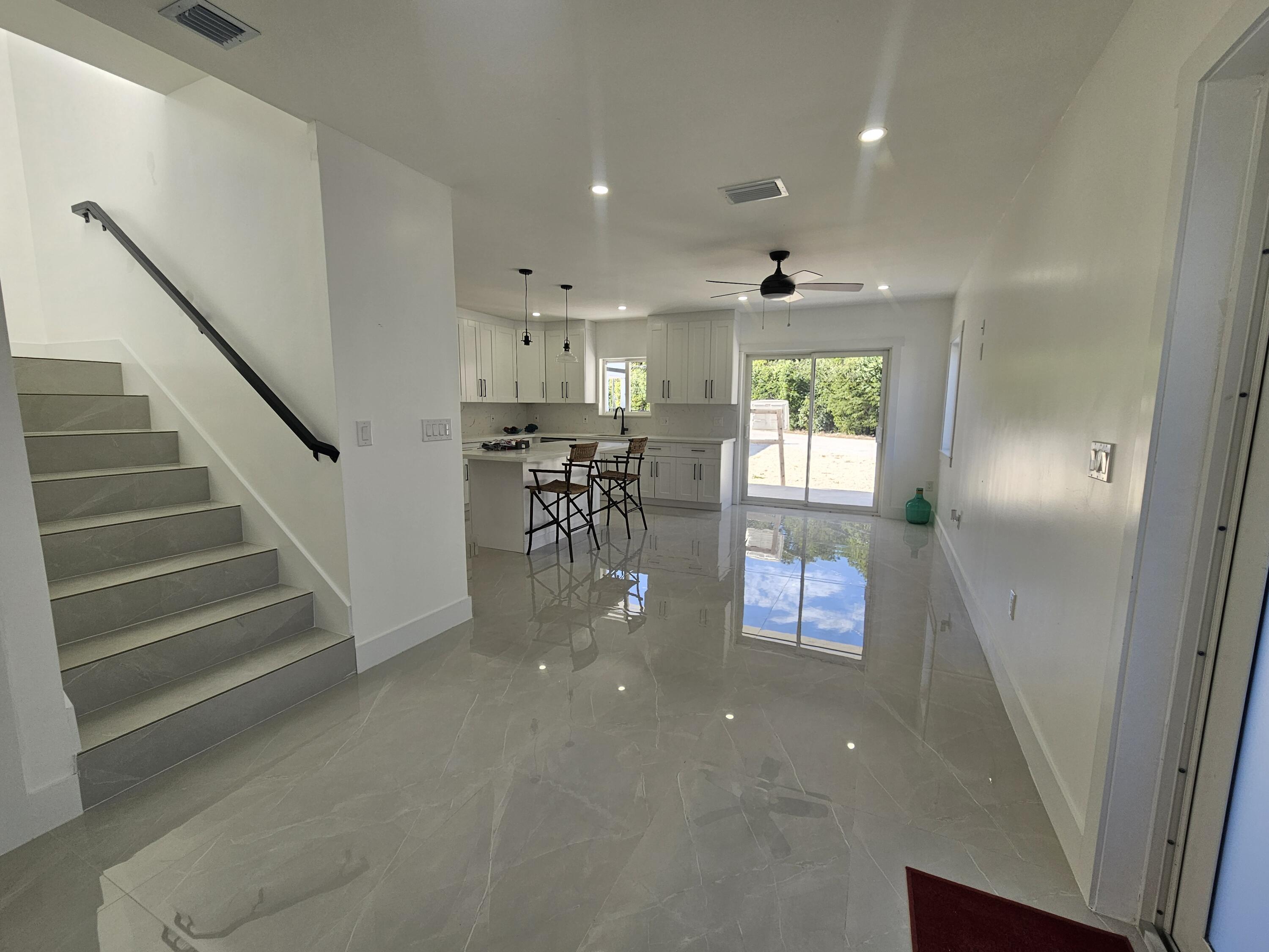 2 Buttonwood Drive Key Largo, FL 33037 - Photo 16 of 28 Dining/Living