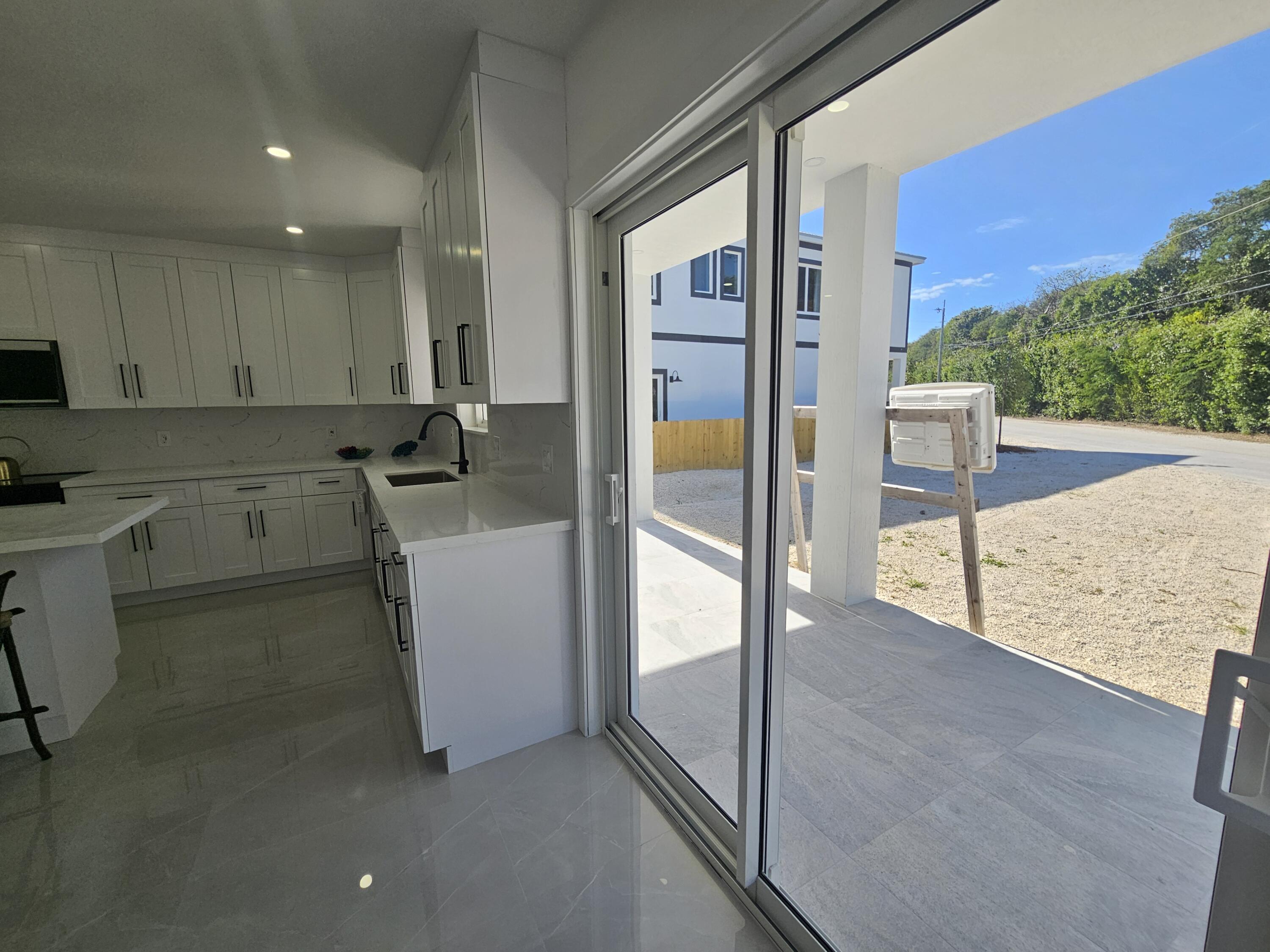 2 Buttonwood Drive Key Largo, FL 33037 - Photo 6 of 28 Access to Front Porch