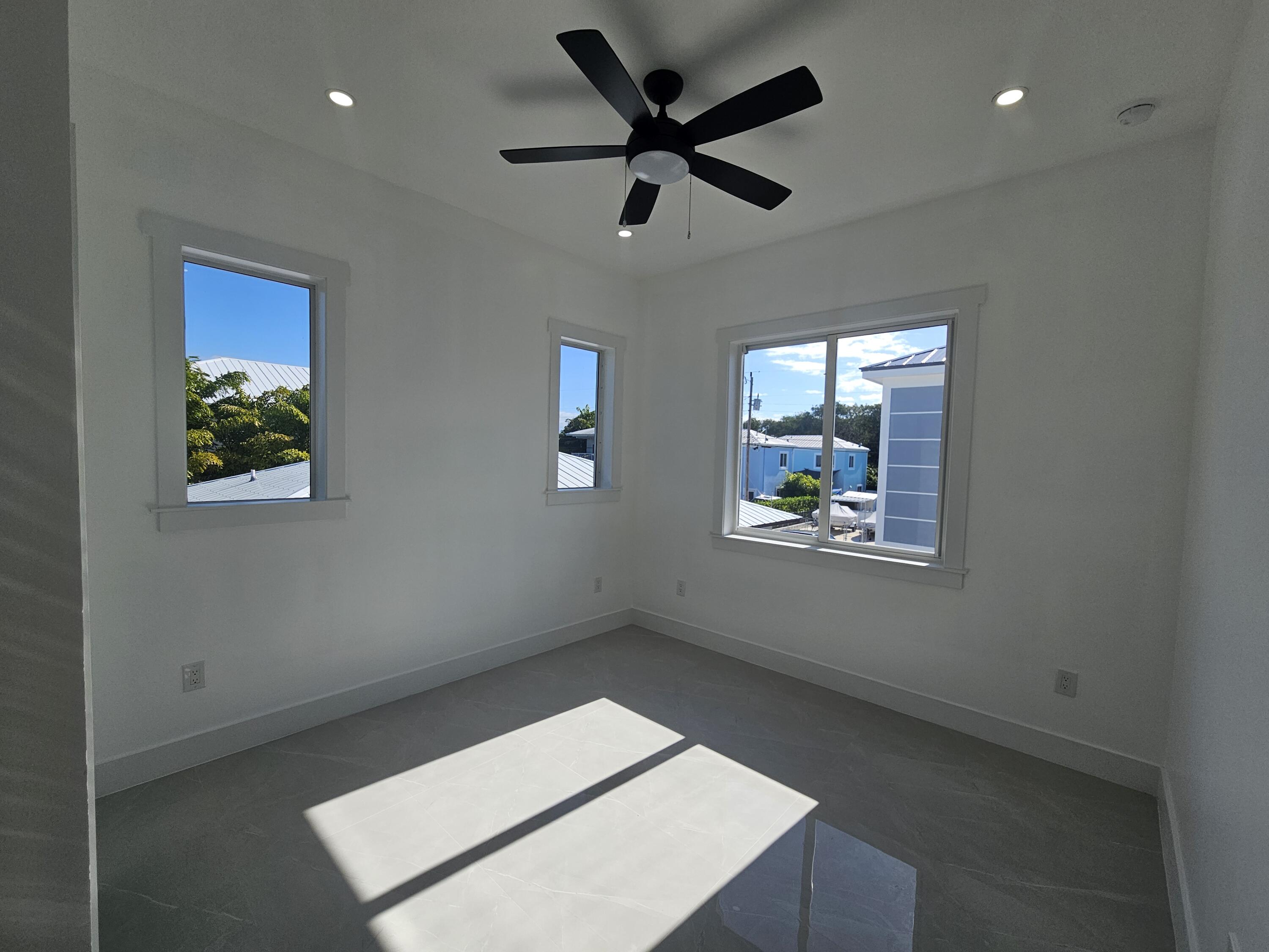 2 Buttonwood Drive Key Largo, FL 33037 - Photo 8 of 28 Primary bedroom