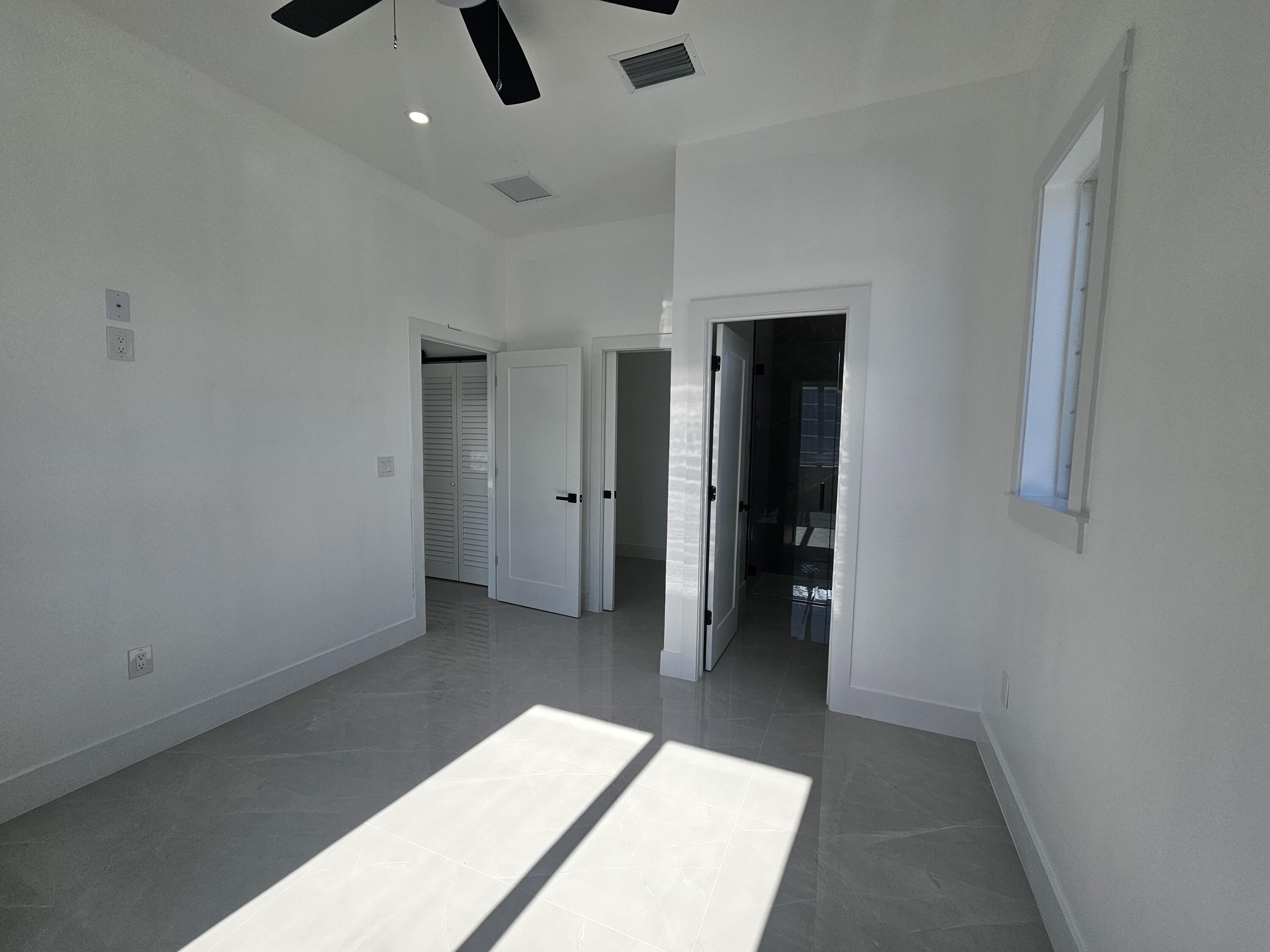 2 Buttonwood Drive Key Largo, FL 33037 - Photo 9 of 28 Primary bedroom