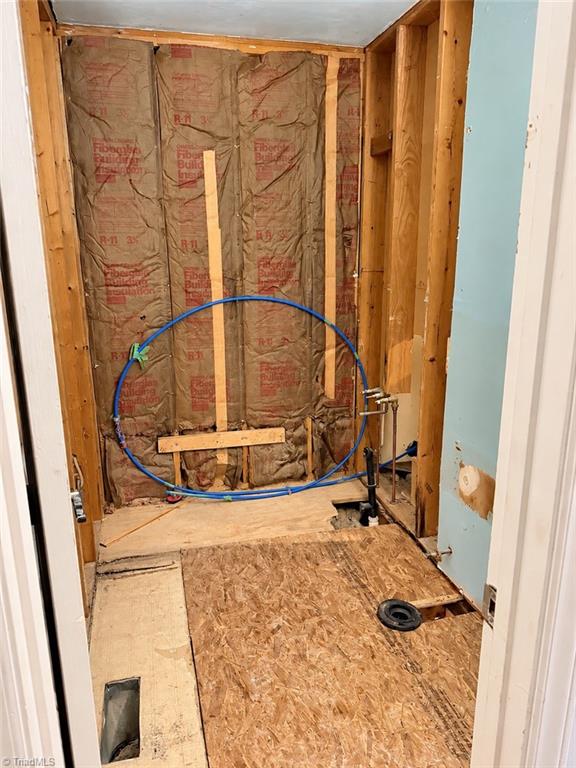 6468 Hampton Road Clemmons, NC 27012 - Photo 20 of 26 Upper Level Bath 2- Photo digitally enhanced using AI