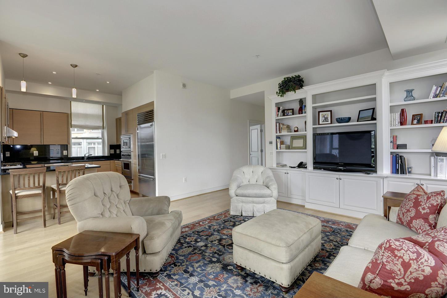2425 L Street Northwest, Unit 415 Washington, DC 20037 - Photo 5 of 21 Living Room