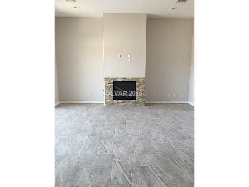 8355 South Lindell Road Las Vegas, NV 89139 - Photo 3 of 13 Great Room.