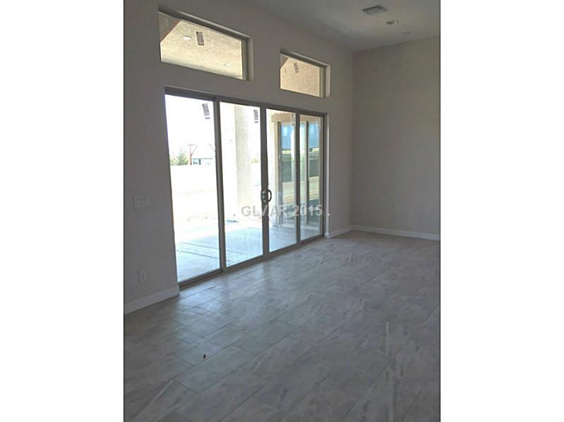 8355 South Lindell Road Las Vegas, NV 89139 - Photo 5 of 13 Great Room.