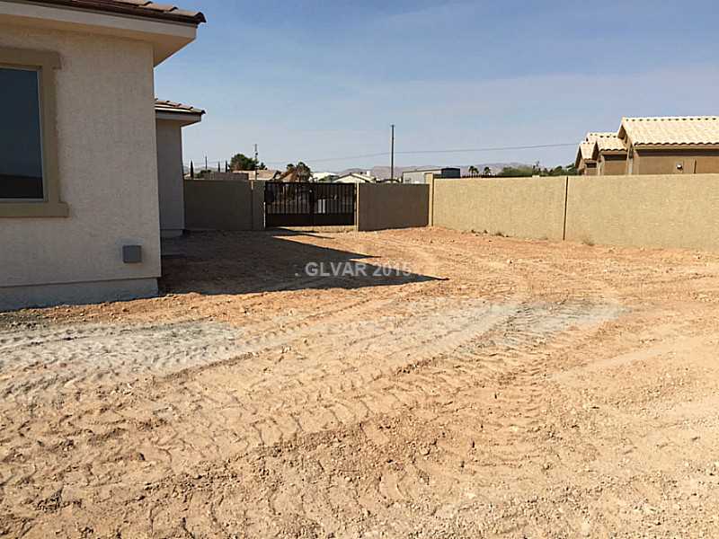 8355 South Lindell Road Las Vegas, NV 89139 - Photo 9 of 13 Exterior Back.