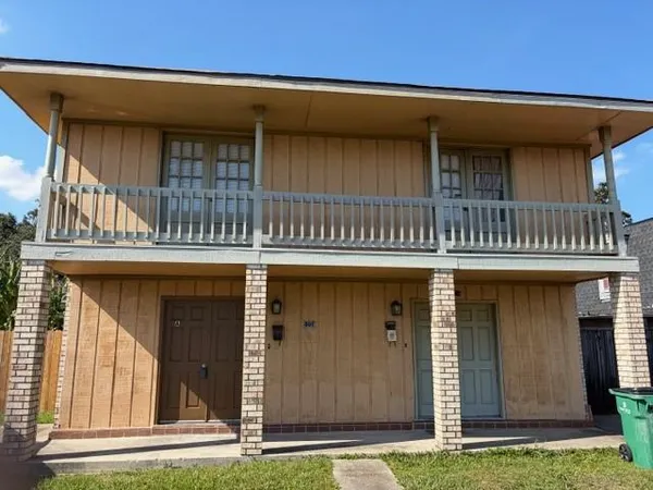 $1,500 | 802 Behrman Highway, Unit A, Gretna, LA 70056