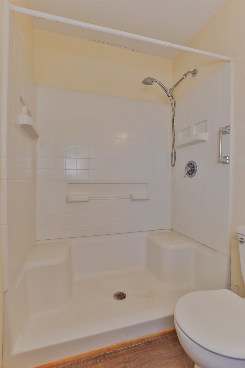 123 Robinson Road Oyster Creek, TX 77541 - Photo 16 of 24