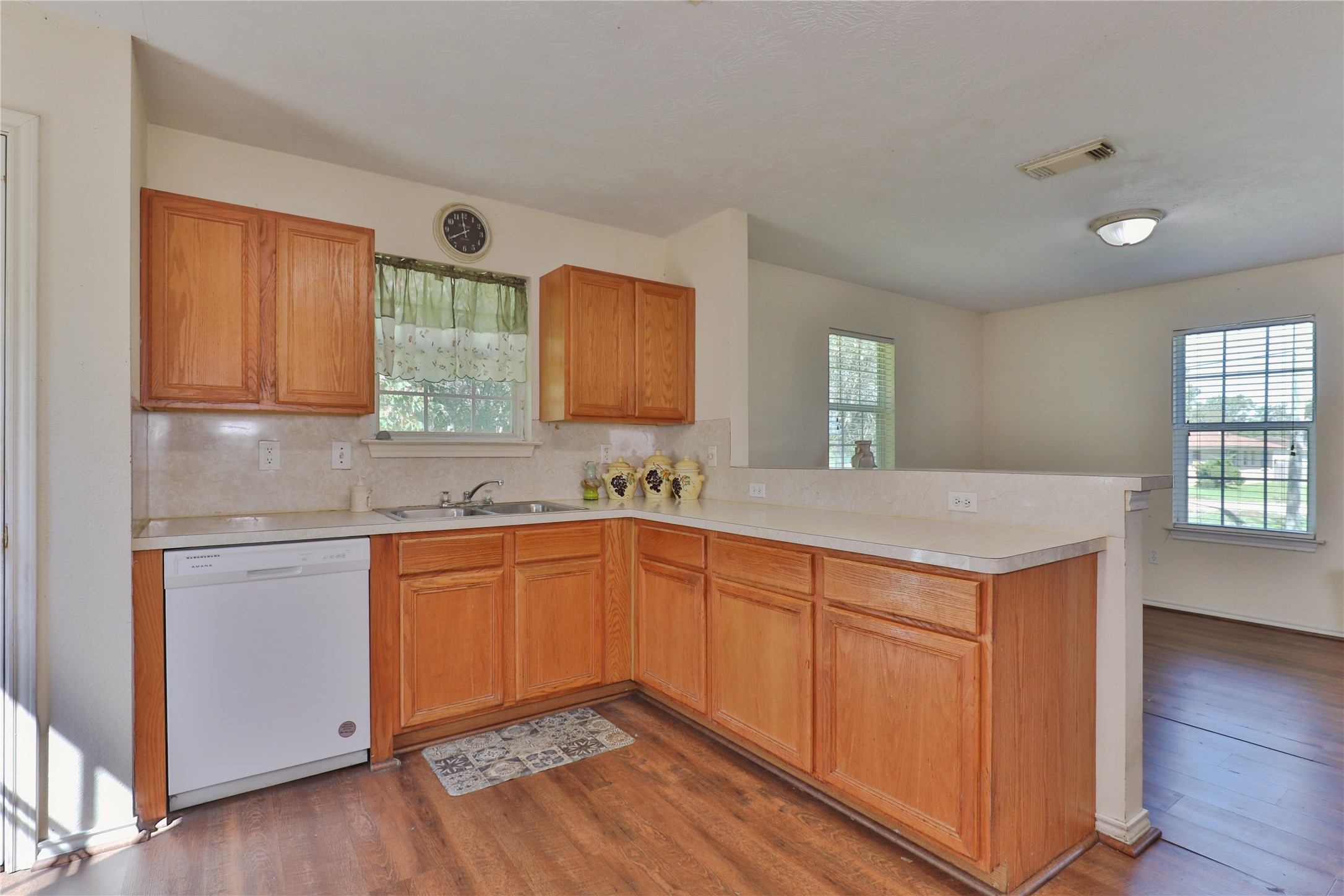 123 Robinson Road Oyster Creek, TX 77541 - Photo 8 of 24