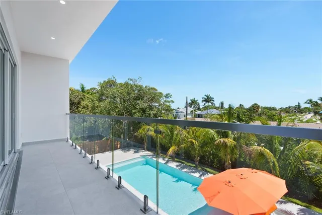 $3,750,000 | 1135 Bluebird Avenue, Marco Island, FL 34145