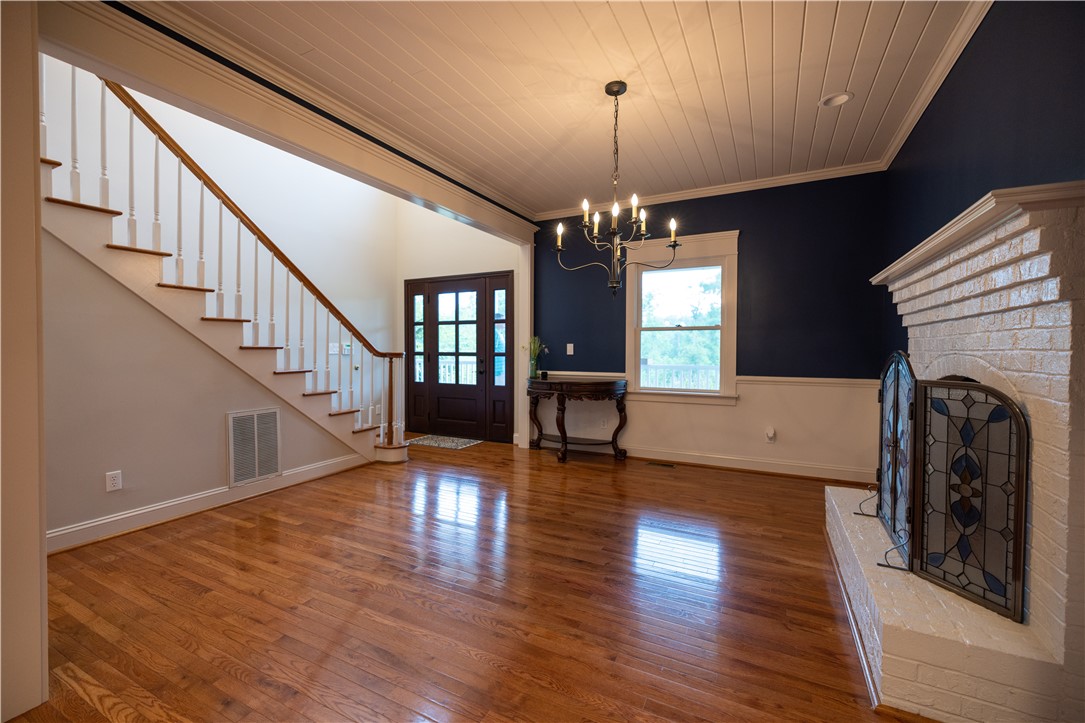 207 Mistr Lane Pickens, SC 29671 - Photo 6 of 42
