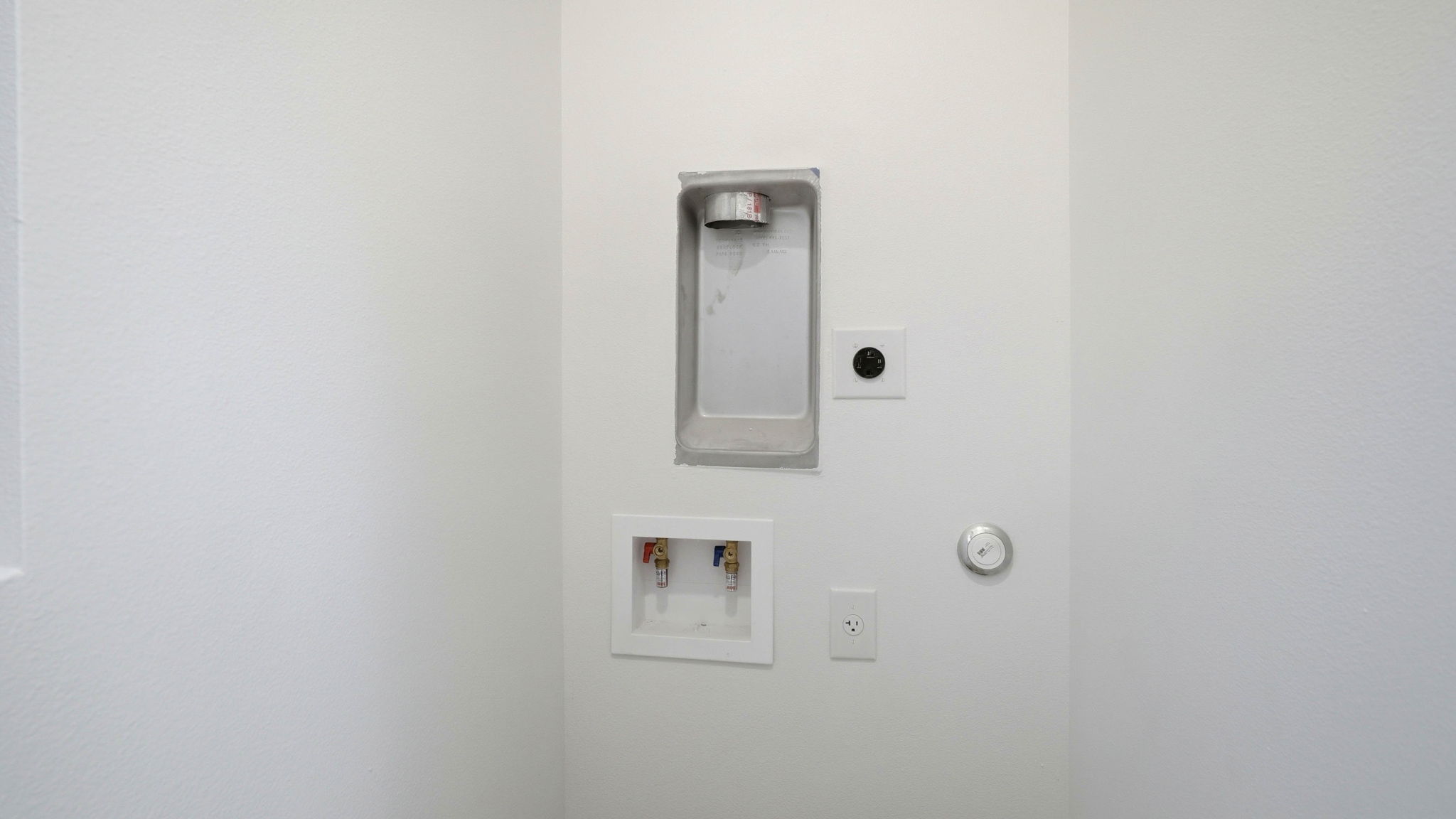 300 Lightsey Road, Unit 2 Austin, TX 78704 - Photo 26 of 28 Laundry area with hookup for a gas dryer and washer hookup