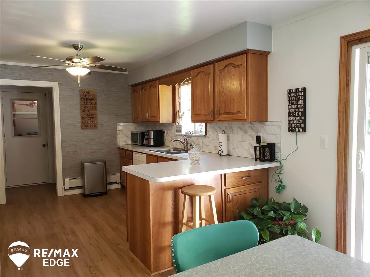 5687 West Oregon Road Lapeer, MI 48446 - Photo 4 of 57 50047127-3.JPG