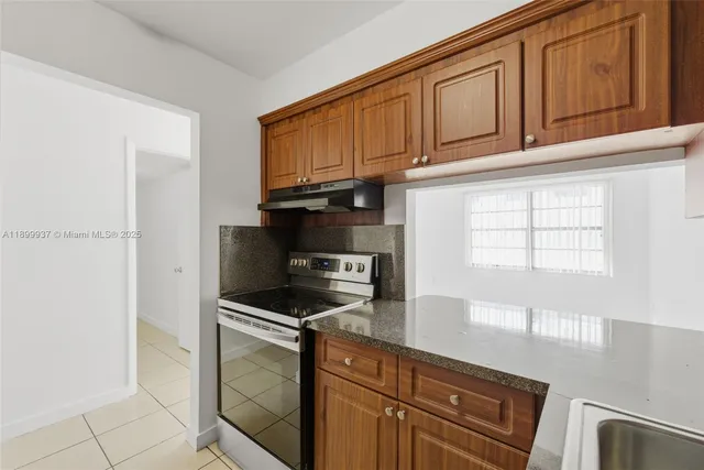 $2,700 | 624 Northwest 11th Street, Unit 624, Miami, FL 33136