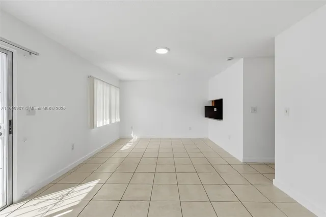 $2,700 | 624 Northwest 11th Street, Unit 624, Miami, FL 33136