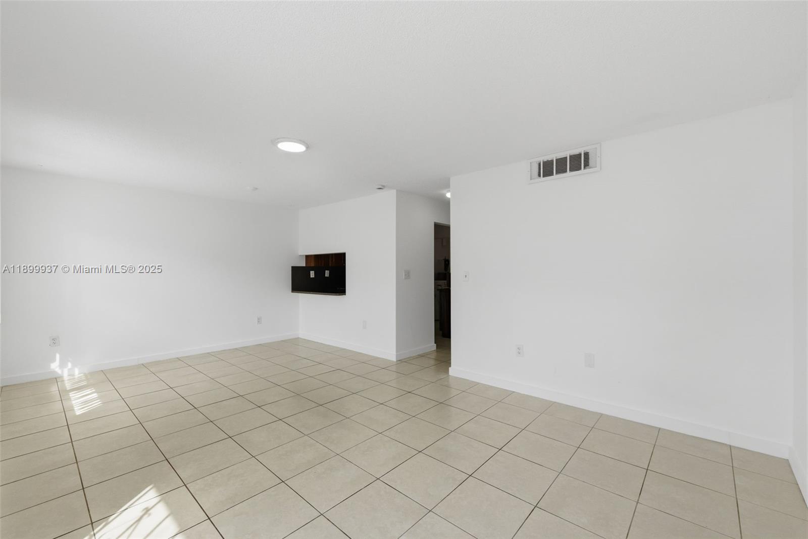 624 Northwest 11th Street, Unit 624 Miami, FL 33136 - Photo 8 of 30 a view of an empty room