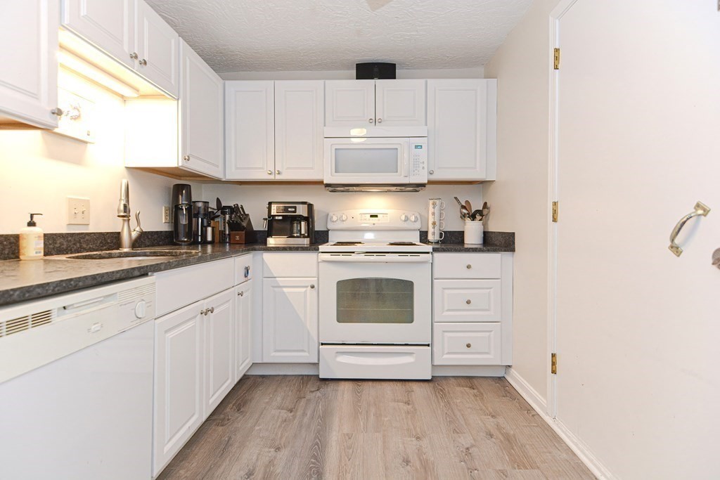 300 Codman Hill Road, Unit 24C Boxborough, MA 01719 - Photo 4 of 22 Gallery Image 4