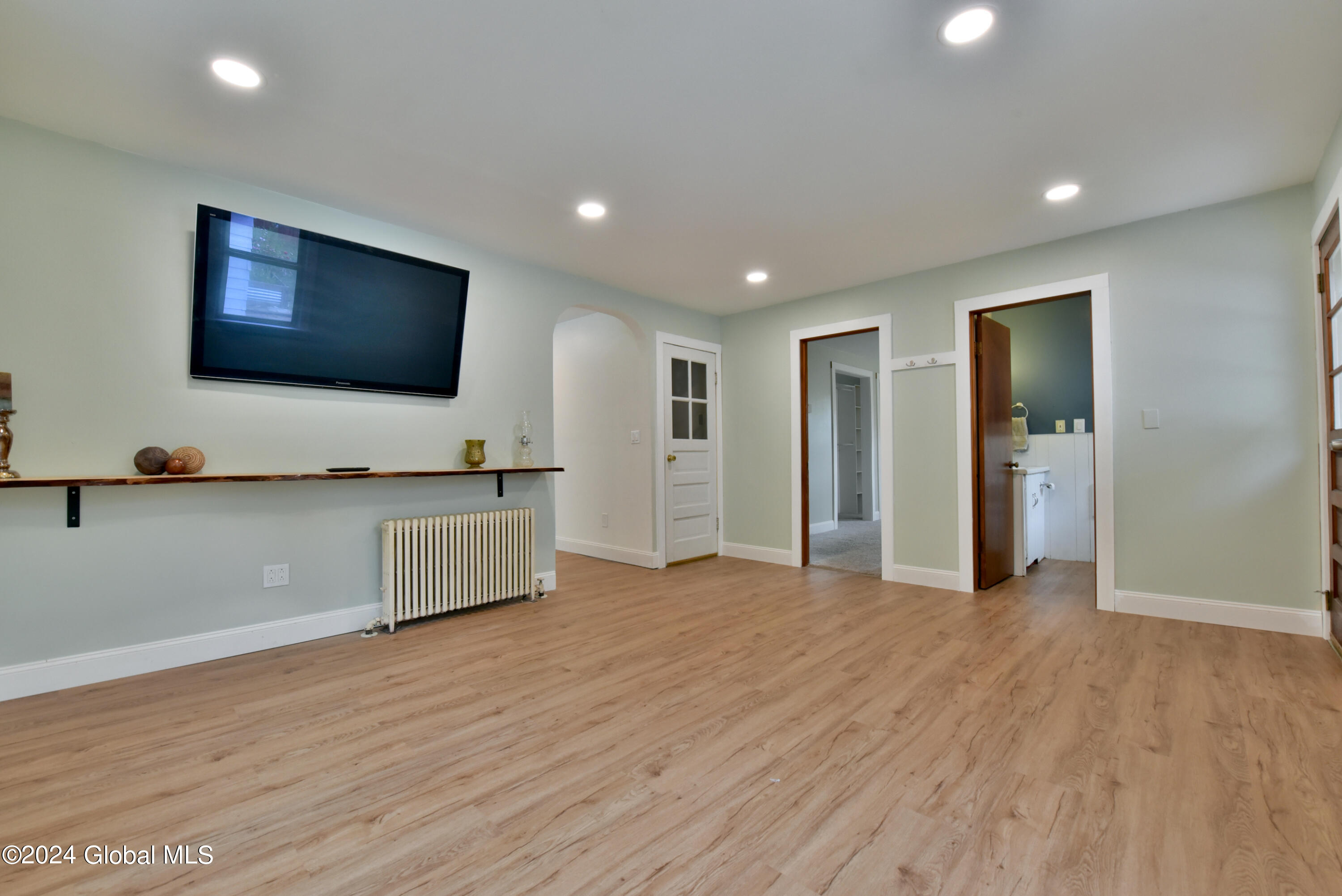 186 Vischer Ferry Road Rexford, NY 12148 - Photo 19 of 37 23