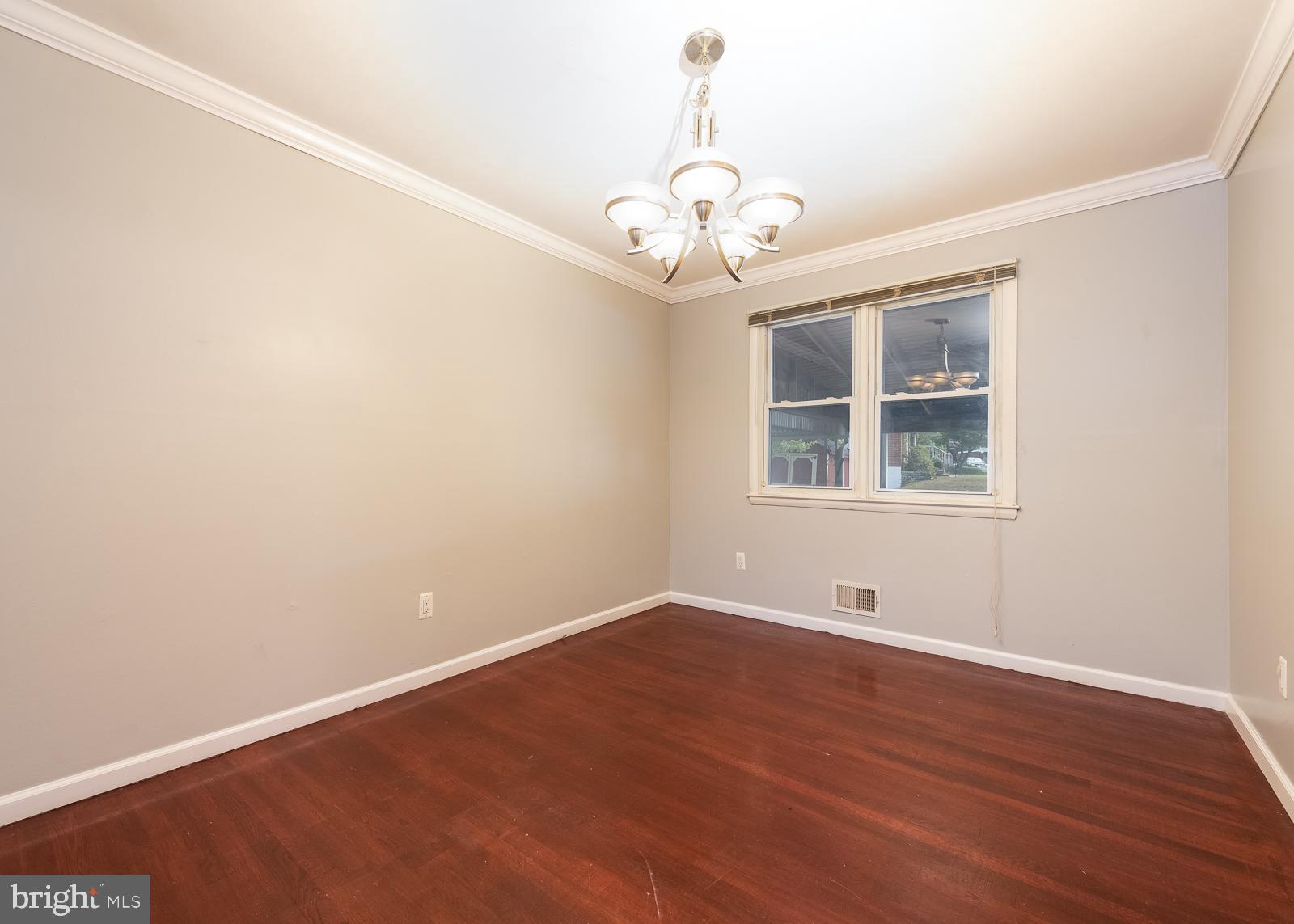 5747 Utrecht Road Baltimore, MD 21206 - Photo 10 of 25 Dining room