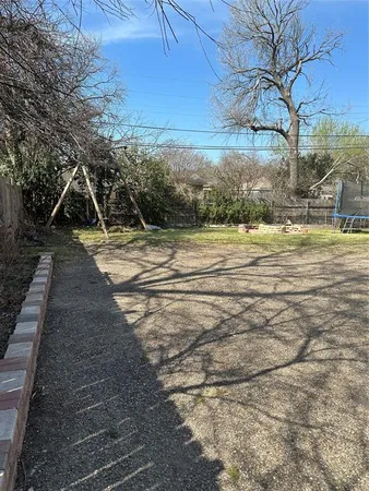 a view of a yard