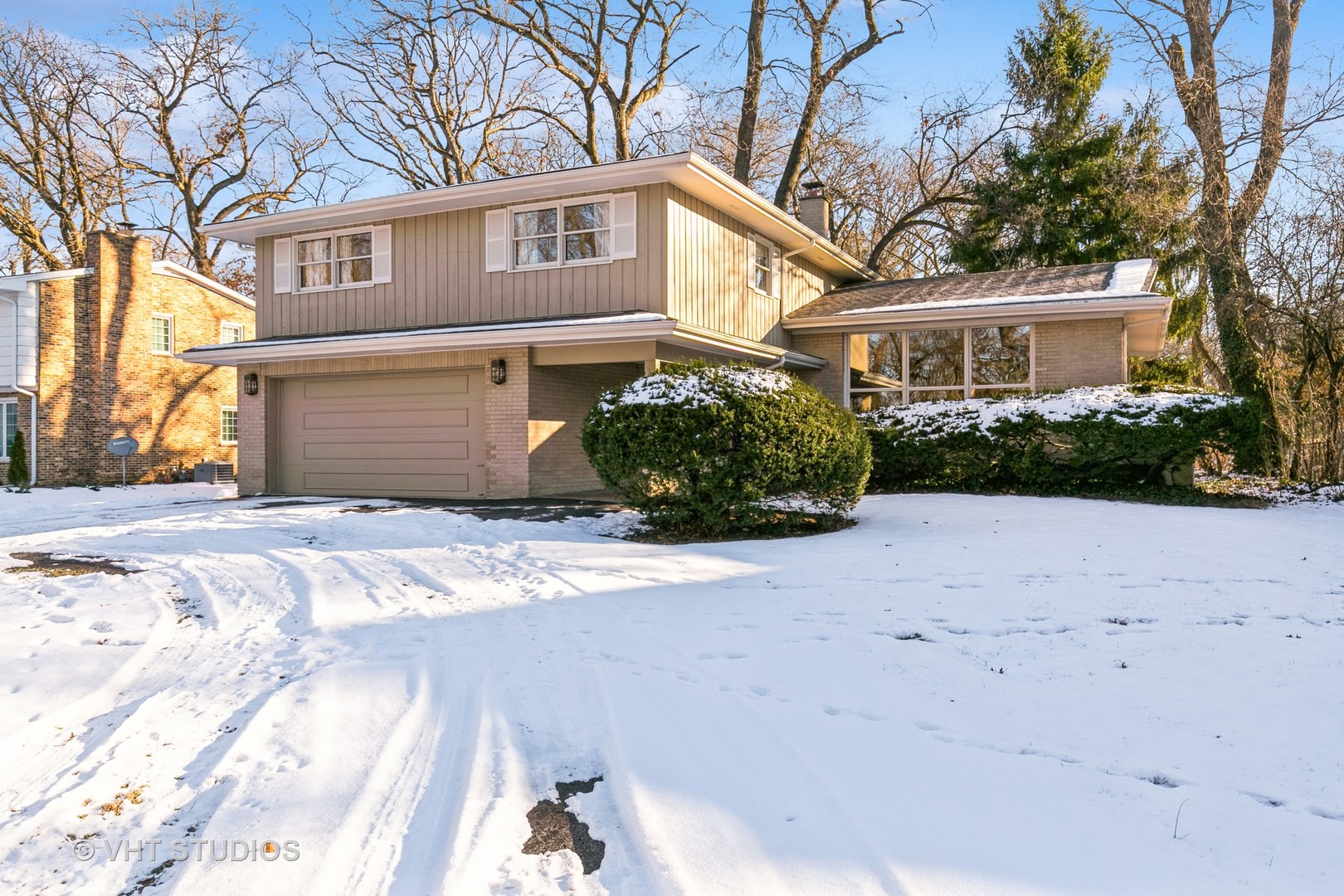 565 Hamilton Wood Homewood, IL 60430 - Photo 1 of 20 Gallery Image 1