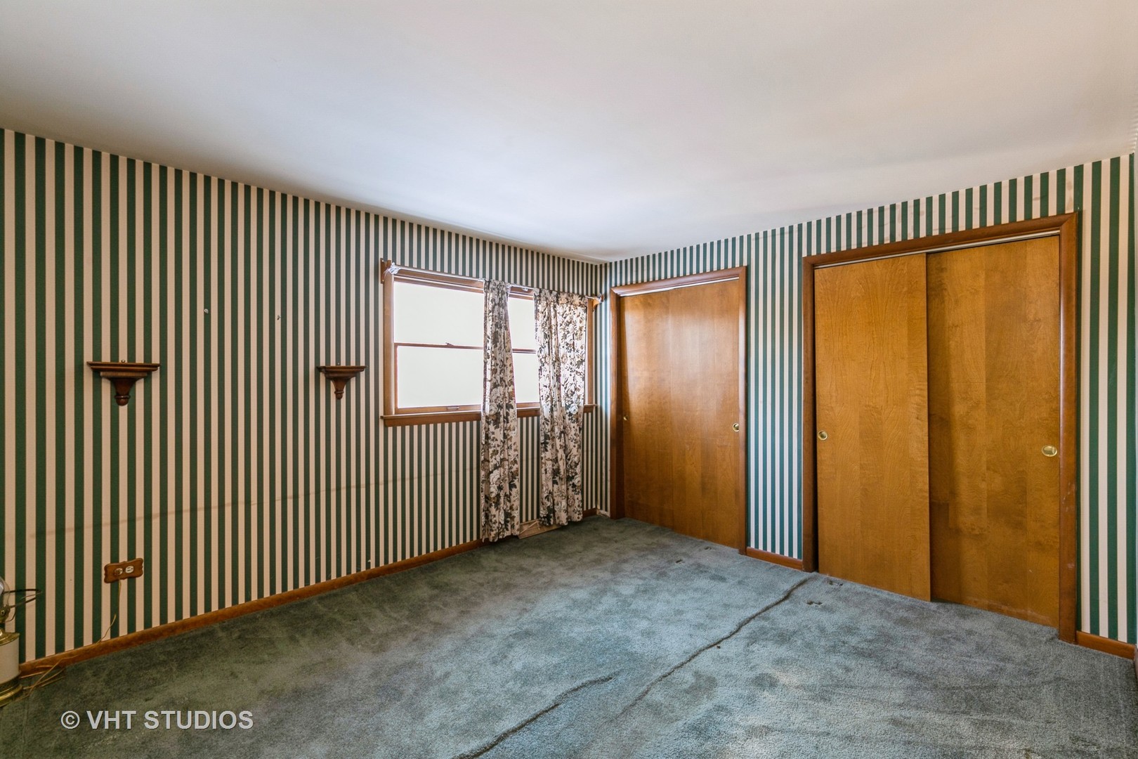 565 Hamilton Wood Homewood, IL 60430 - Photo 12 of 20 Gallery Image 12