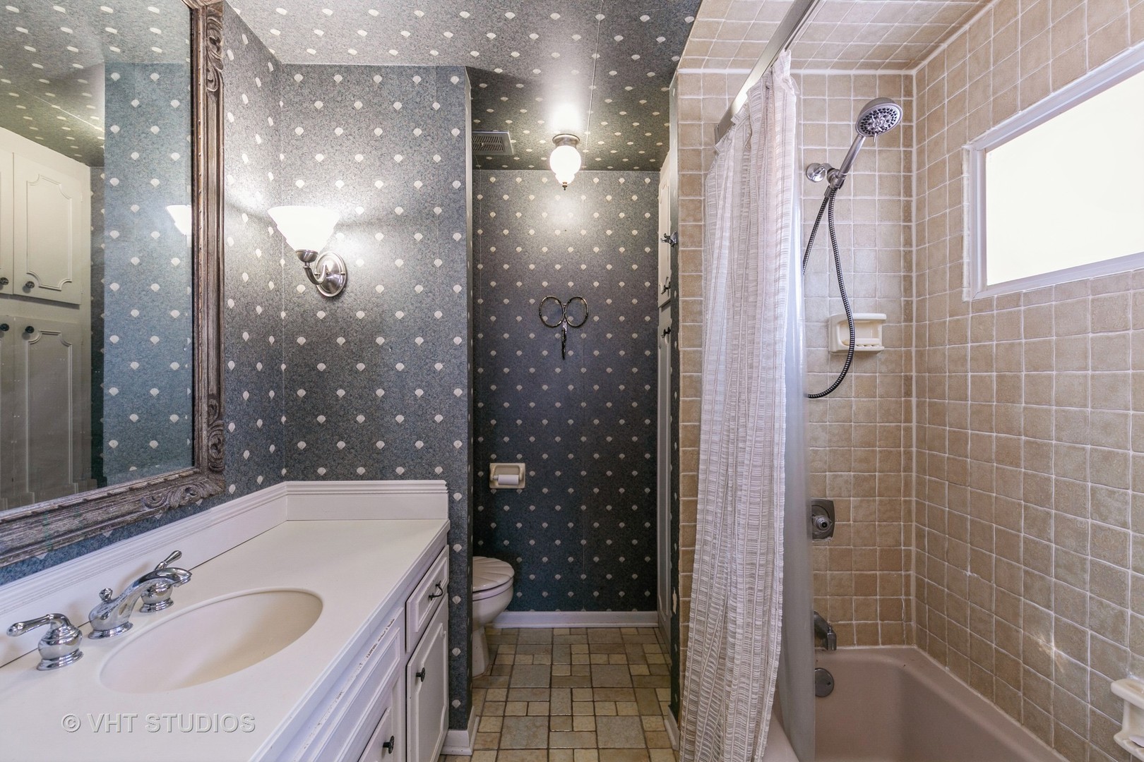 565 Hamilton Wood Homewood, IL 60430 - Photo 10 of 20 Gallery Image 10