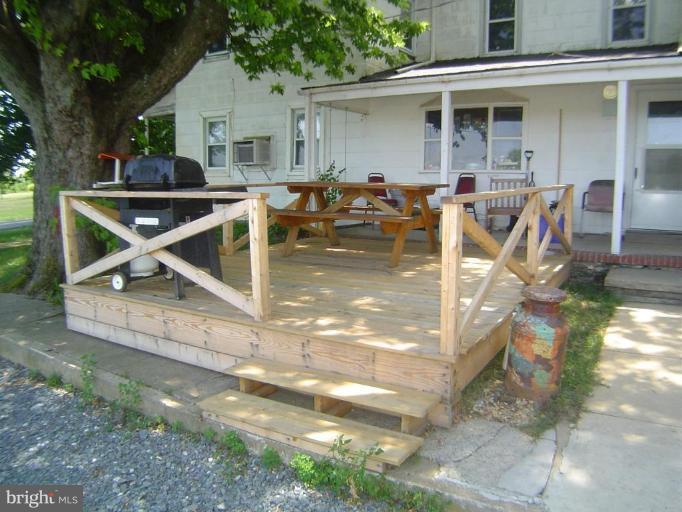 5808 Cabbage Spring Road Mount Airy, MD 21771 - Photo 4 of 12 Deck