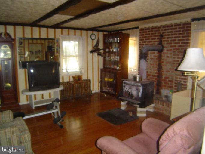 5808 Cabbage Spring Road Mount Airy, MD 21771 - Photo 8 of 12 Living Room