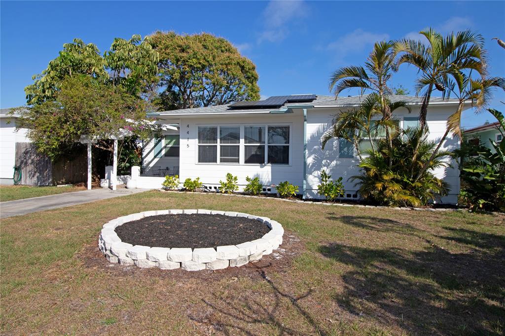 4415 4th Avenue South St. Petersburg, FL 33711 - Photo 1 of 1 a view of a house with basketball court