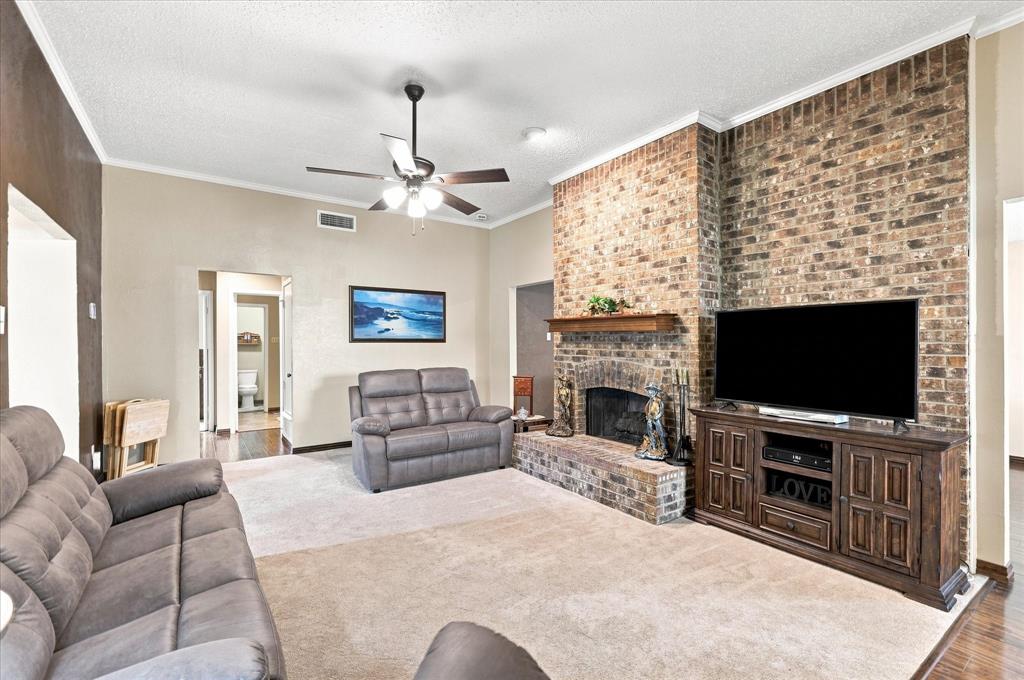 914 Reno Street Lewisville, TX 75077 - Photo 11 of 40 Gallery Image 11